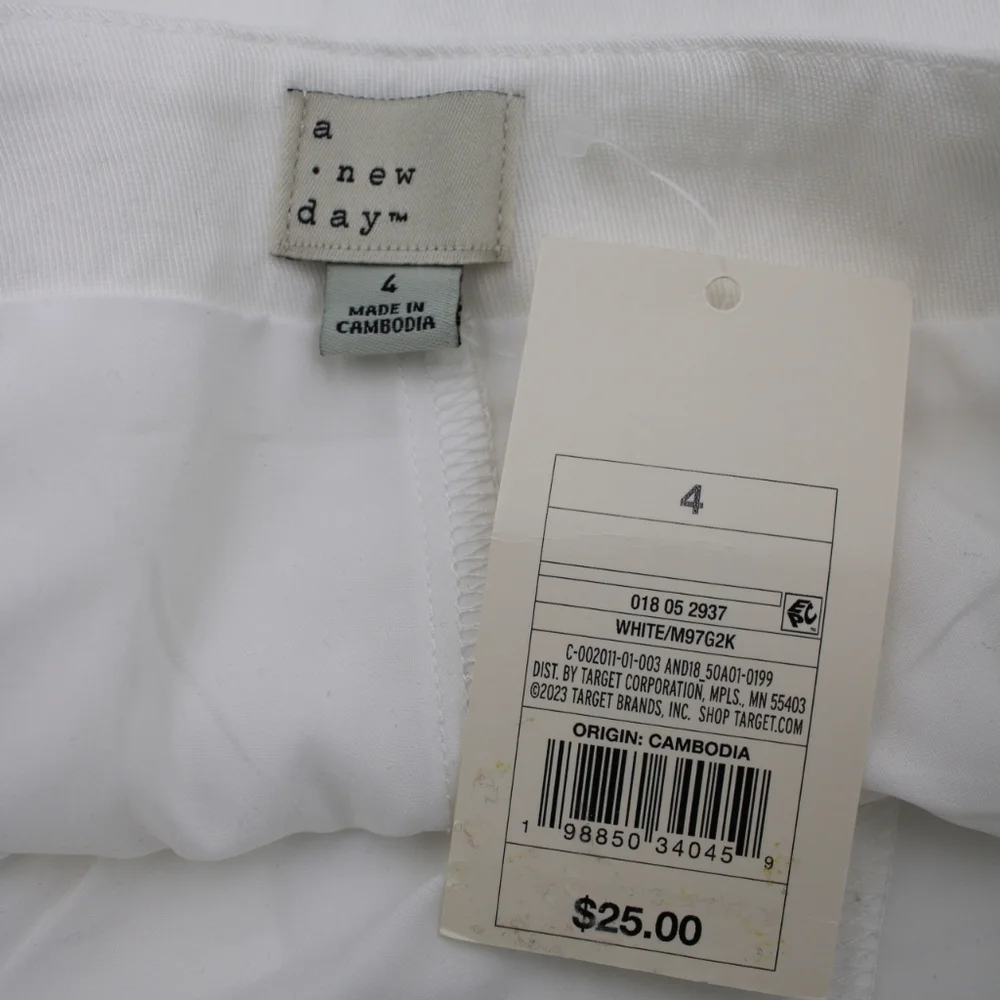 NWT A New Day White Skirt w/ Lined Shorts – Women’s Size 4 - Picture 4 of 4